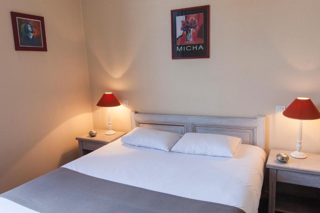 Le Corbeau Hotel Auxonne Room photo